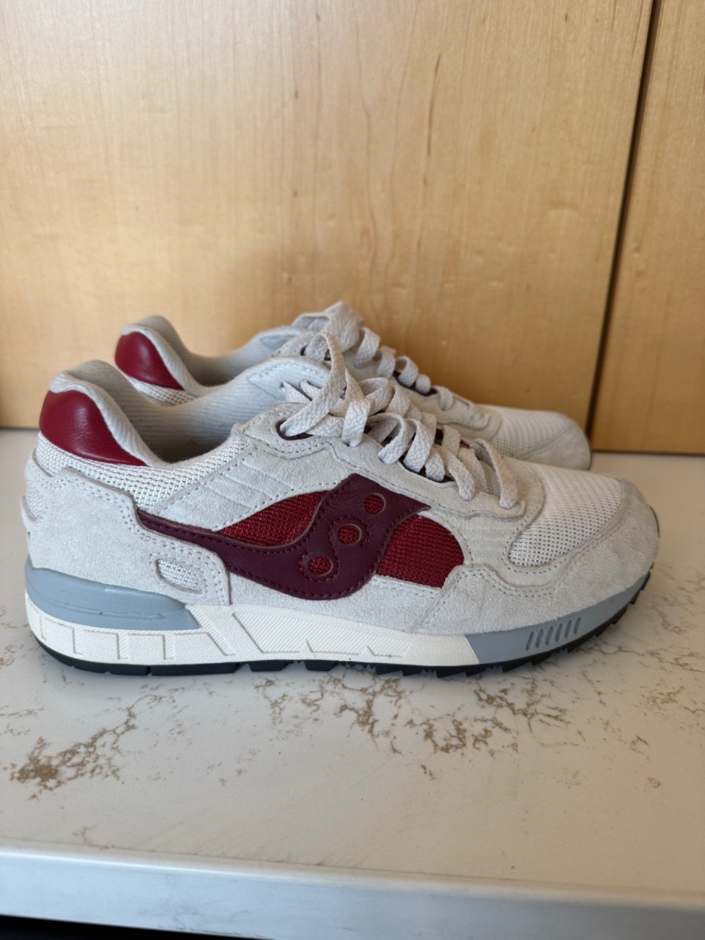Saucony Beige and Burgundy Retro Runner